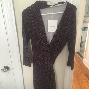 NWT DVF wrap dress navy and pink silk